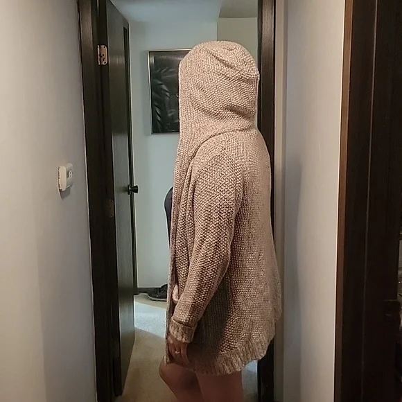 Like New, Knitted Fleece Cardigan - Picture 3 of 5